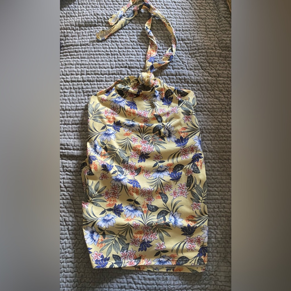 Yellow floral halter top size XL. Great preowned condition